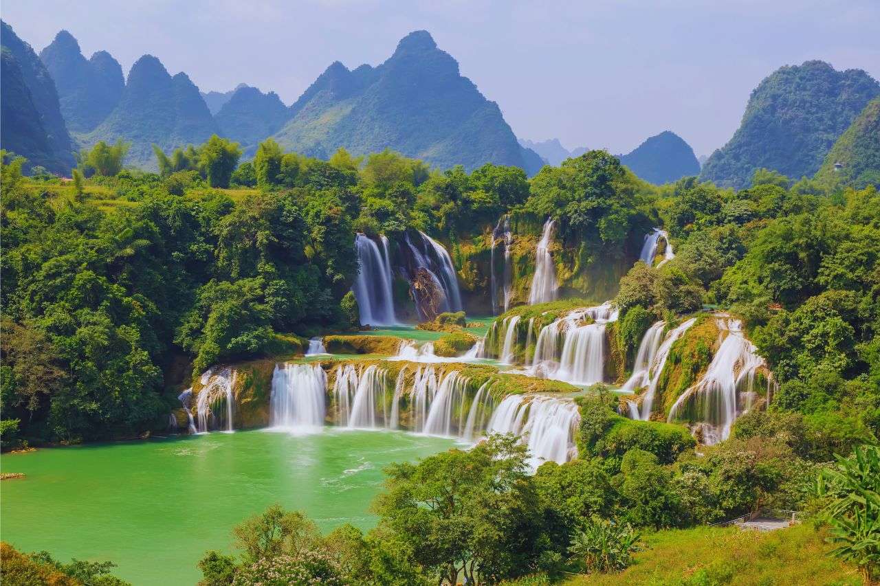 La Guida Non Convenzionale a Cao Bang: Meglio del Circuito di Ha Giang?
