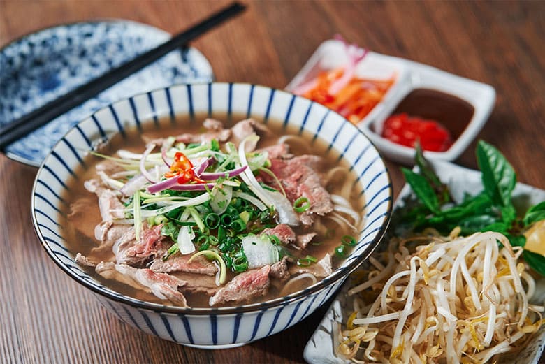 piatto pho vietnamita