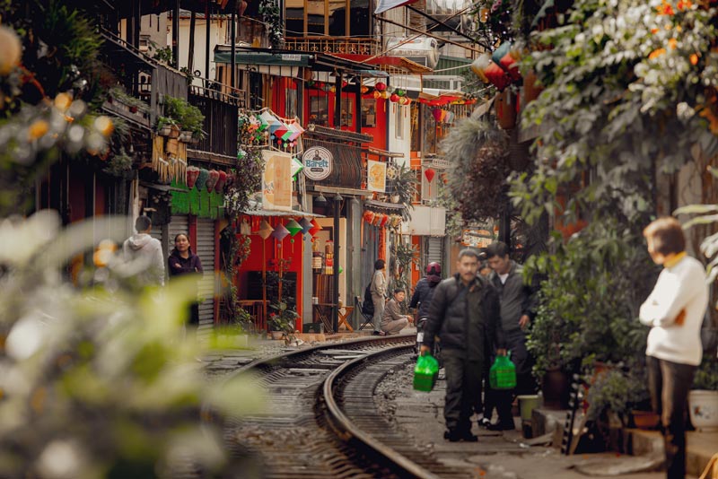 L'ingresso alla Train Street si trova all'incrocio tra Tran Phu e Phung Hung