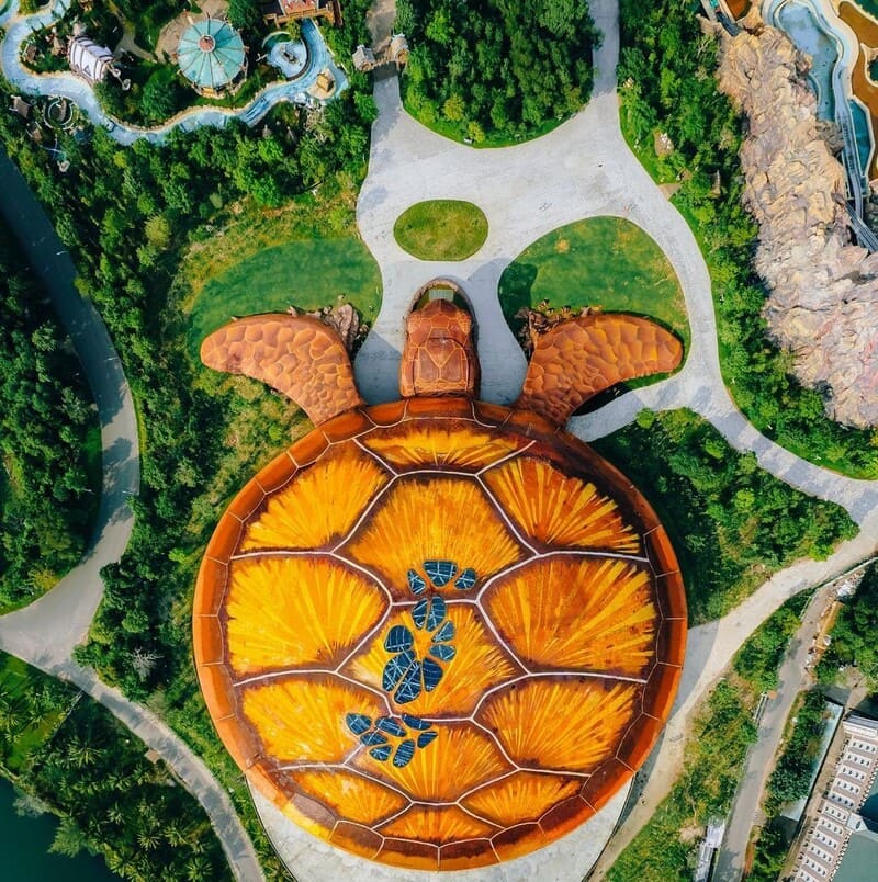 VinWonders Aquarium (l'Acquario Sea Shell) a forma di tartaruga a Phu Quoc