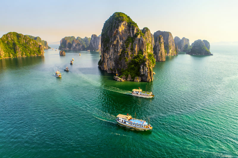 La crociera nella Baia di Ha Long ti porterà in un tour di questo patrimonio naturale del mondo