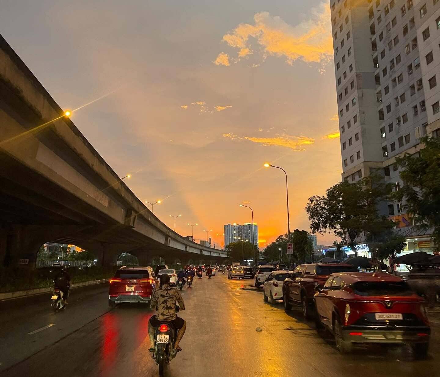 pioggia a hanoi