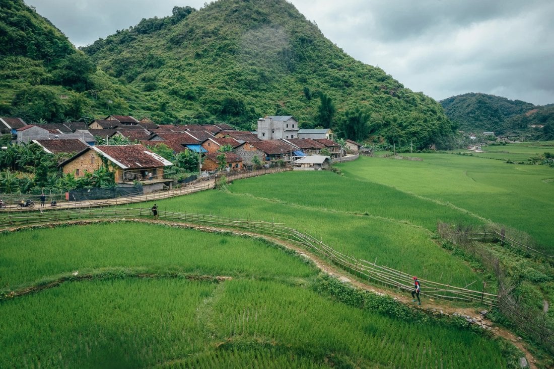 Villaggio dell'incenso di Phia Thap dall'alto