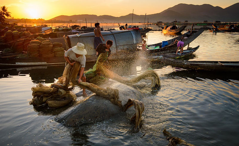 Pesca nella laguna di Tam Giang - Foto: Sondautau