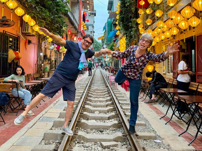 Il nostro turista nella Hanoi Train Street