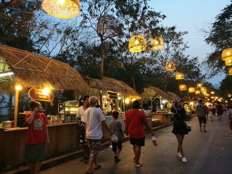 Mercato notturno di Ayutthaya