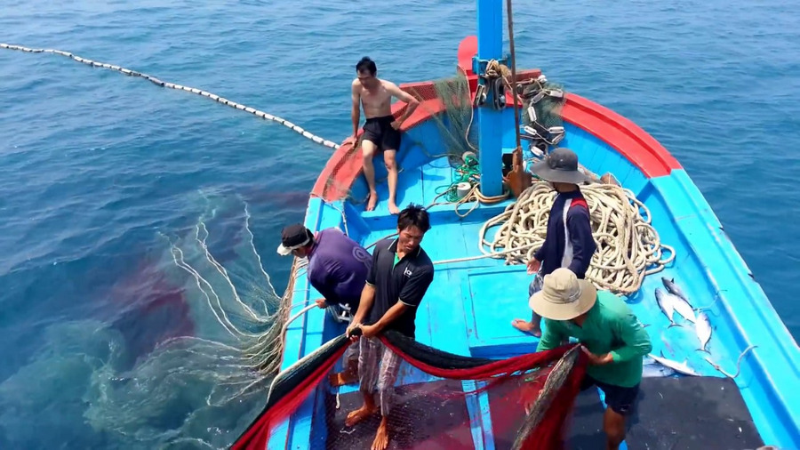 Pescatori al villaggio di Cua Van