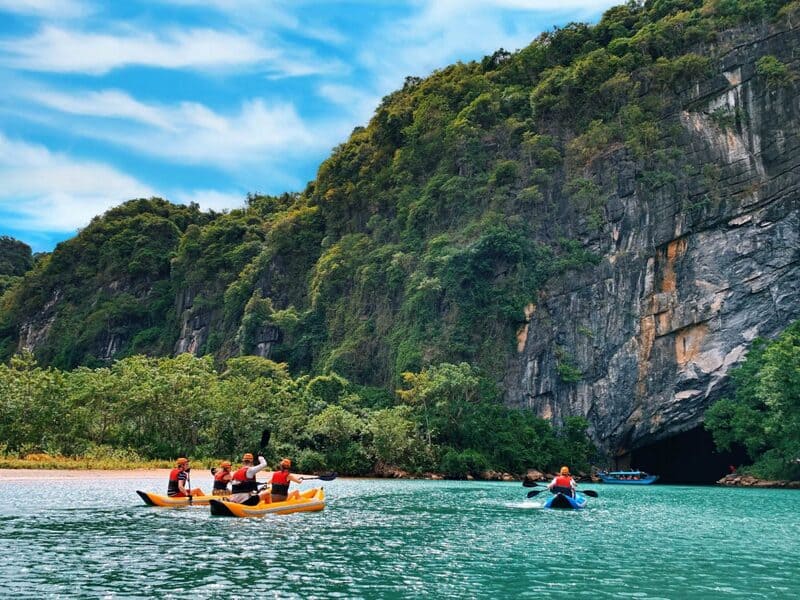 L'ingresso della grotta di Phong Nha