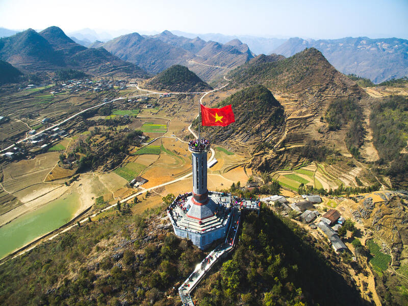 Asta bandiera Lung Cu confine Cina