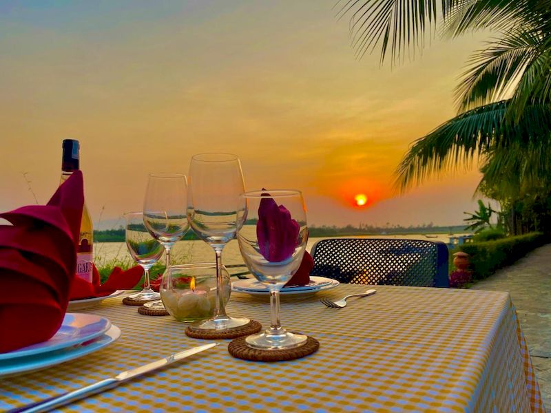 Una romantica cena al tramonto al Bel Marina Hoi An