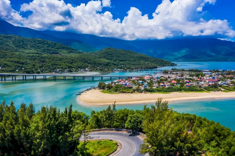 Bellissima spiaggia di Lang Co, Hue