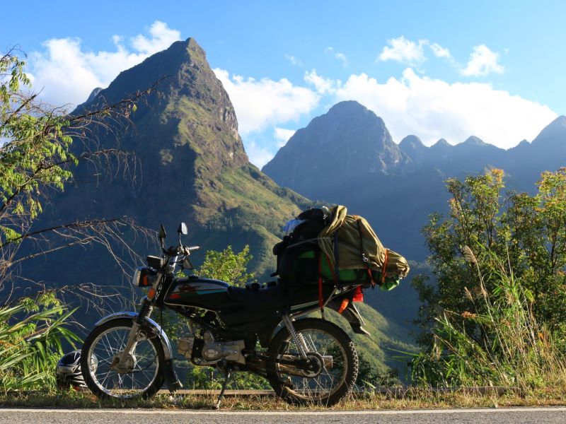 Guidare una moto in Laos richiede prudenza