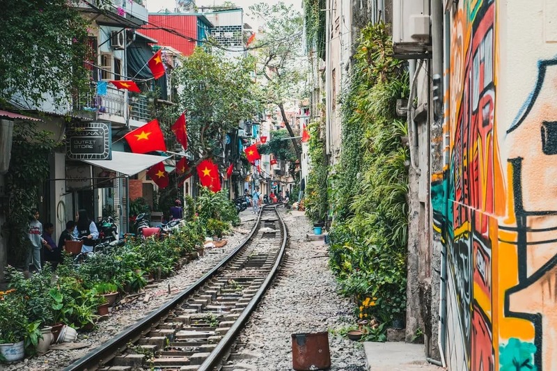 hanoi train street times 