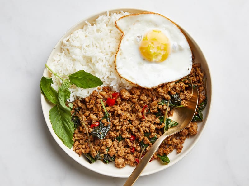 Pad Krapow Moo, maiale saltato con basilico santo
