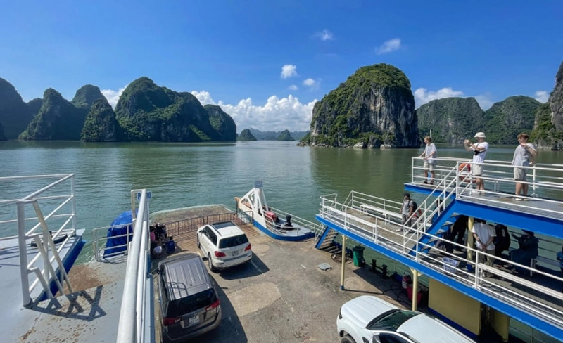 lan ha ferry