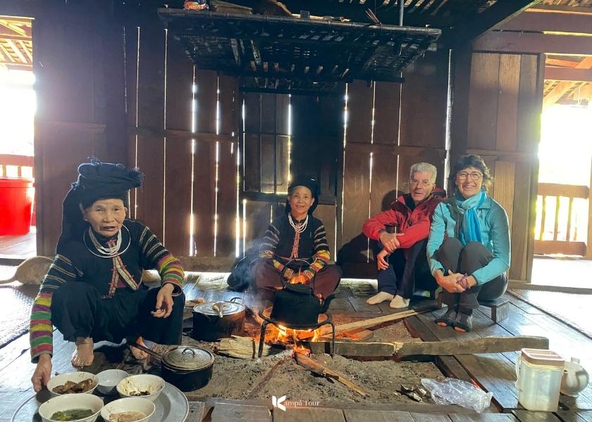I turisti possono scoprire la cultura del popolo Black Lo Lo a Cao Bang.