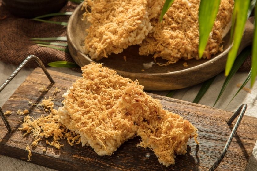 Il riso croccante ha il sapore delle patatine fritte, un piatto da provare assolutamente a Trang An
