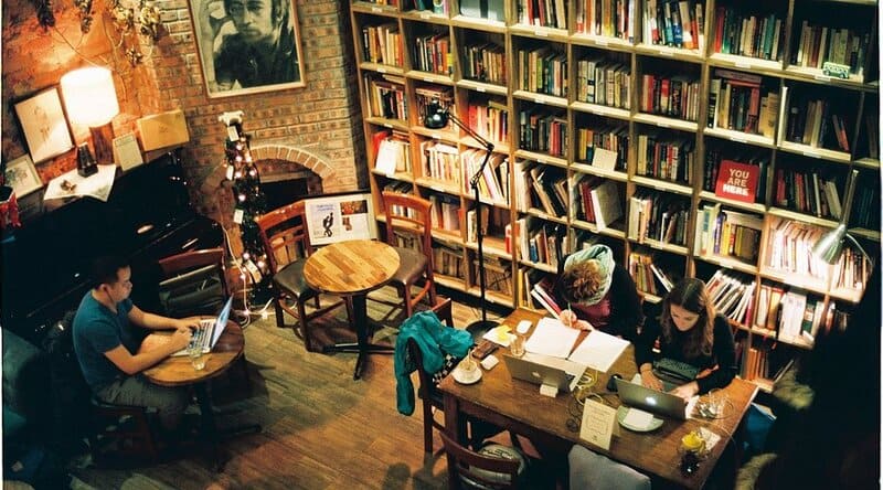 Tranquil Books Coffee hanoi