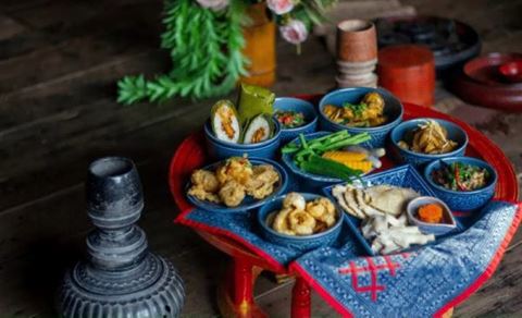Cena con spettacolo a Khantoke a Chiang Mai