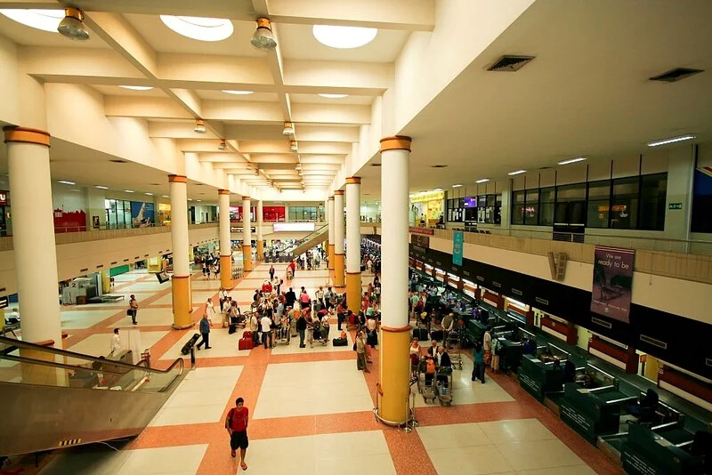 Check-in passeggeri all’Aeroporto di Phuket