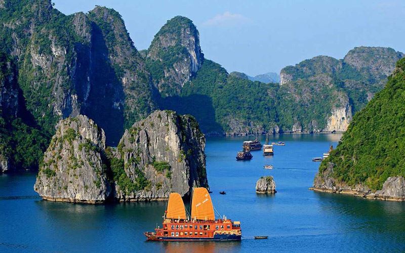 Dalla Baia di Halong ad Angkor Wat in 15 giorni