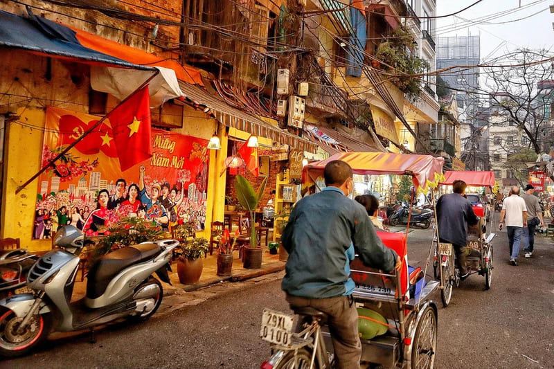 Fascino e storia si intrecciano nei vicoli del Quartiere Antico.