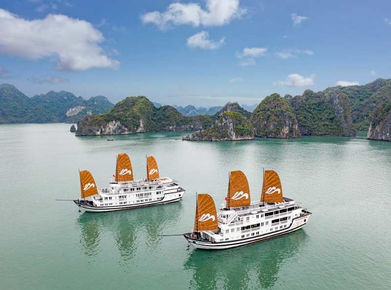 Navigando tra le meraviglie galleggianti della Baia di Ha Long